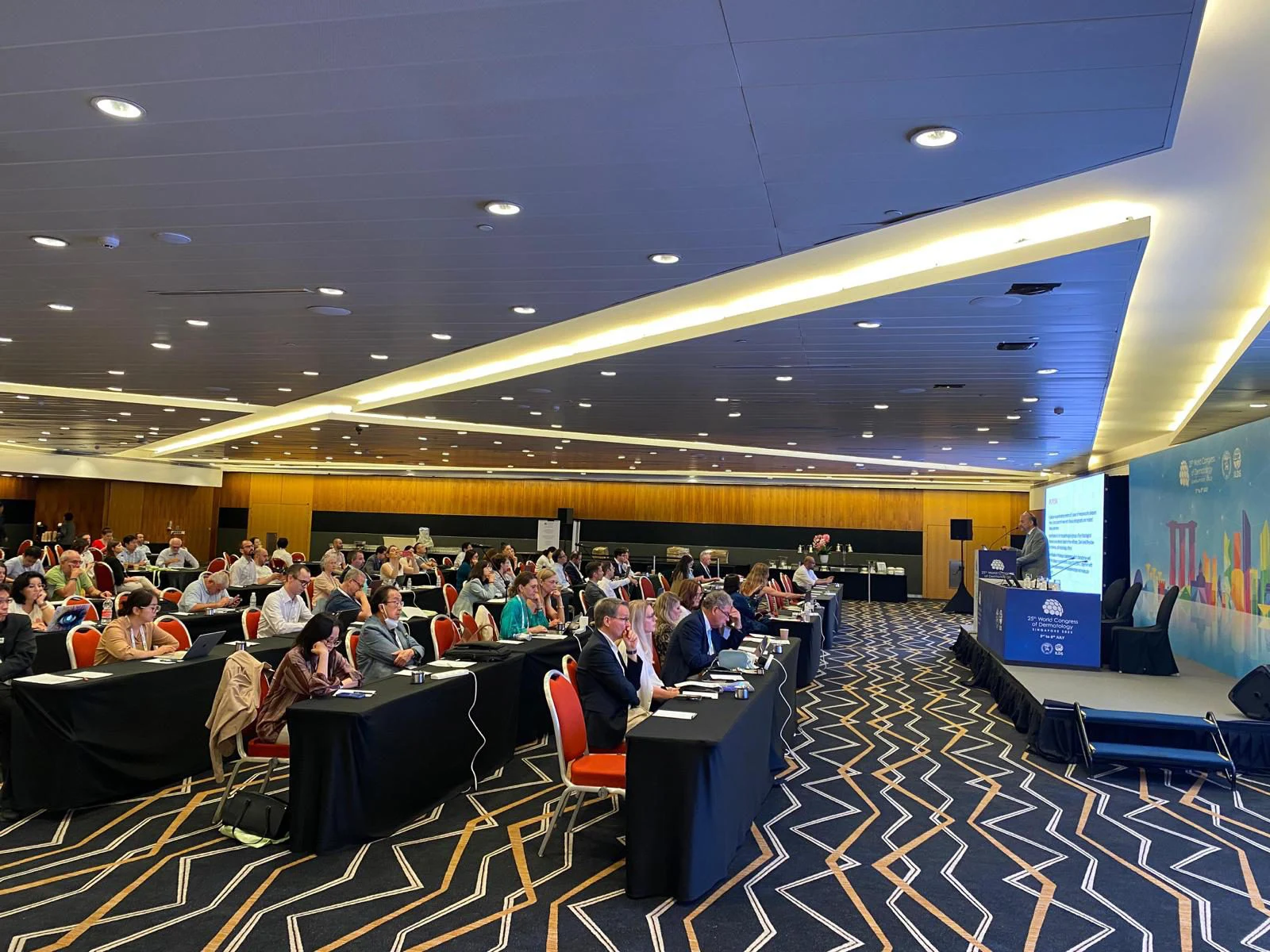 full room pietro quaglino at podium